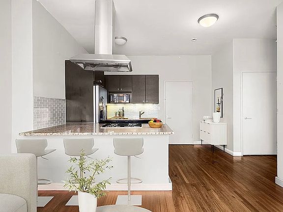 4th image of 100 Wyckoff Ave APT 5B