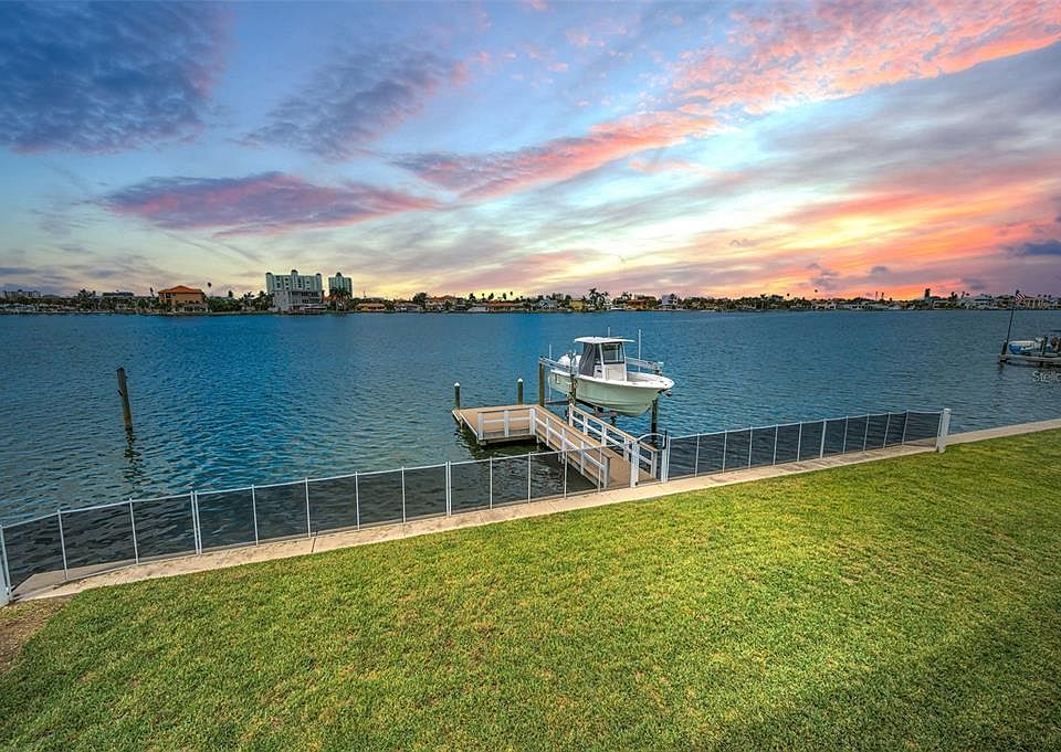339 55th Ave, Saint Pete Beach, FL 33706 | MLS #TB8425322 | Zillow