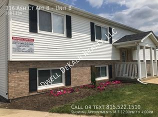 316 Ash Ct #B, Dekalb, IL 60115