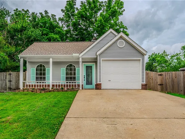 4 Brookhollow Pl, Bentonville, AR 72712