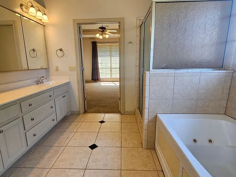 513 Summit View Ct — Photo 13