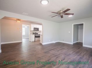 314 Cypress St, Lake Jackson, TX 77566