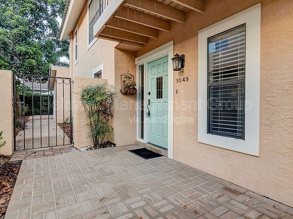 2nd image of 1049 Aragon Ave
