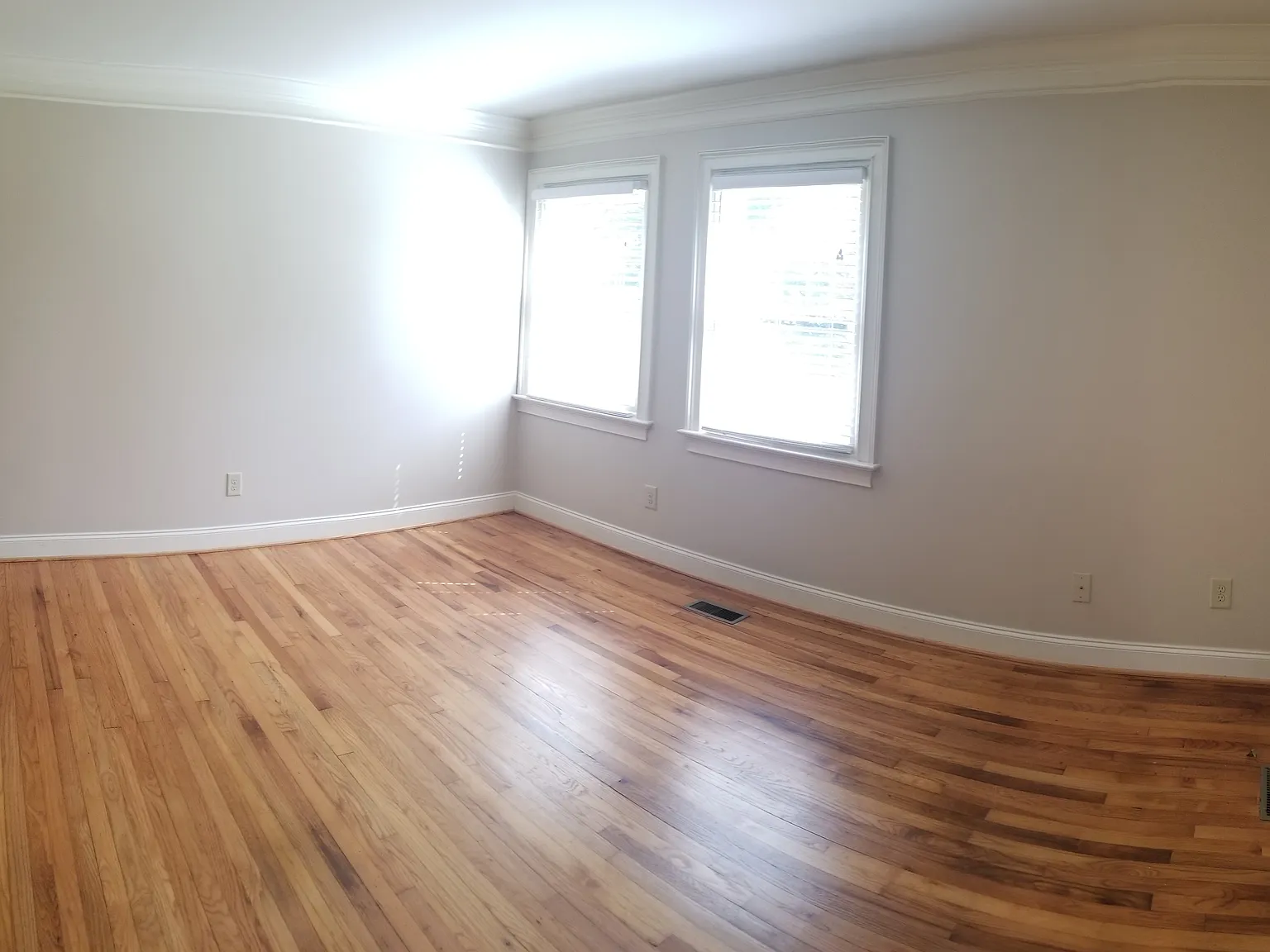 2 bed, 980 sqft, $1,550 — Photo 3