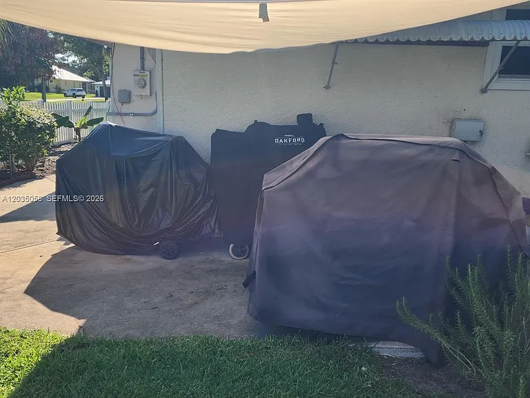 6101 Palmetto Dr — Photo 26