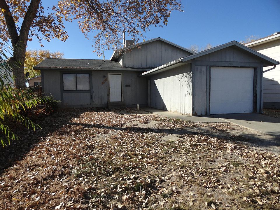 1st image of 521 Campbell Way