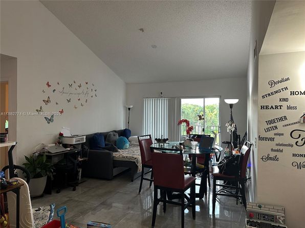 12124 Saint Andrews Pl APT 304