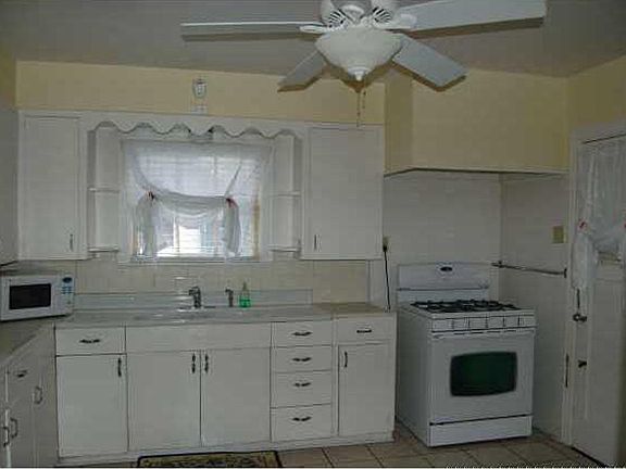 4th image of 1308 Crestwood Rd #A