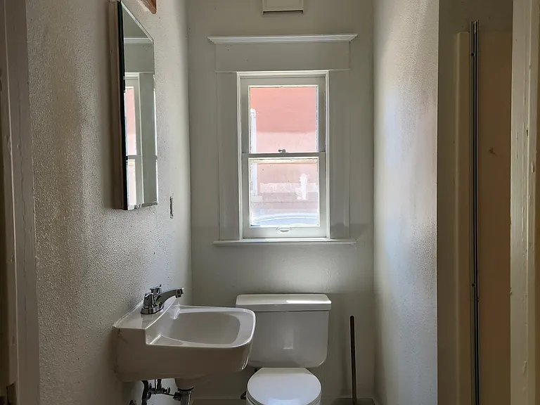 1718 8th Ave #A — Photo 9