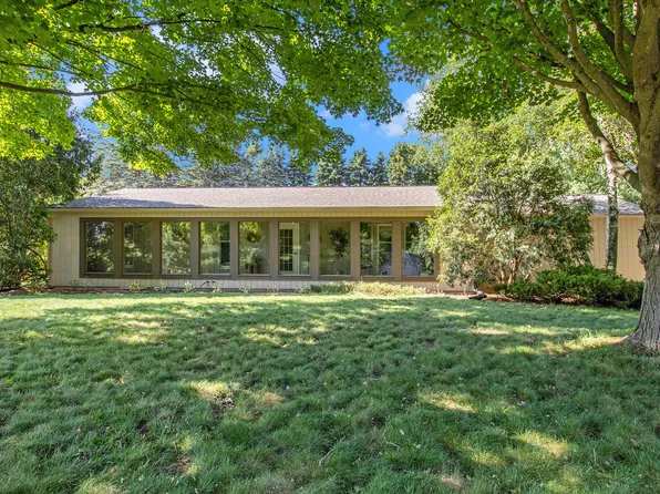 7770 S 10th St, Kalamazoo, MI 49009