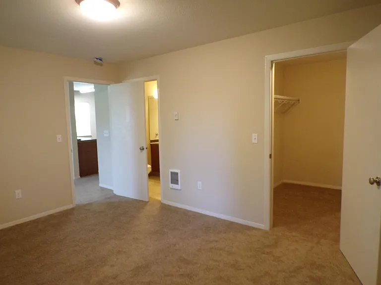 15052 NW Central Dr — Photo 20