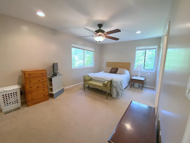 56 Woodlake Dr — Photo 11