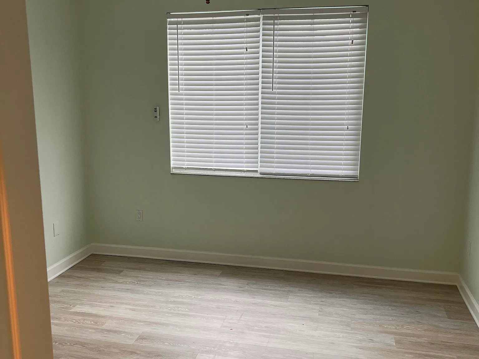 2 bed, 1059 sqft, $2,200 — Photo 3