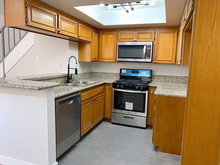 5238 Cartwright Ave #7 — Photo 7