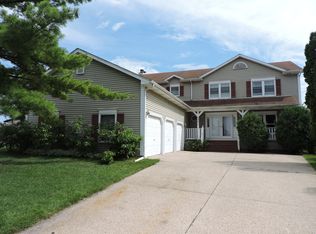 330 Oakhill Ct, Antioch, IL