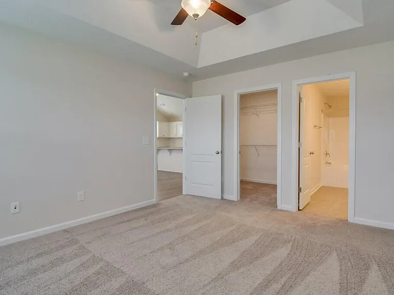 427 Amesbury Dr — Photo 9