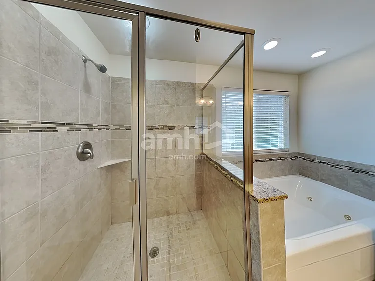 5823 Parkstone Dr — Photo 16