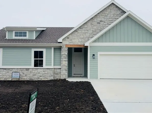 8532 Valley Spring Dr, De Soto, KS 66018