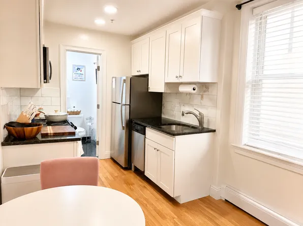 90 W Cedar St APT 1M, Boston, MA 02114