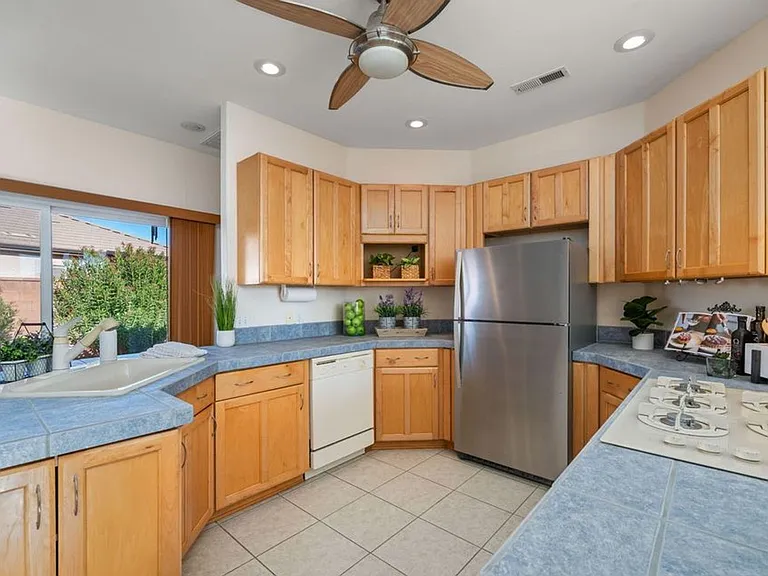 3580 Windmill Dr — Photo 6