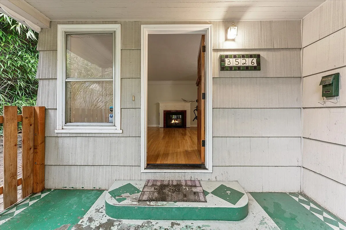 2 bed, 853 sqft, $2,500 — Photo 1