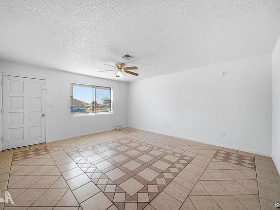 3rd image of 403 S 40th Dr