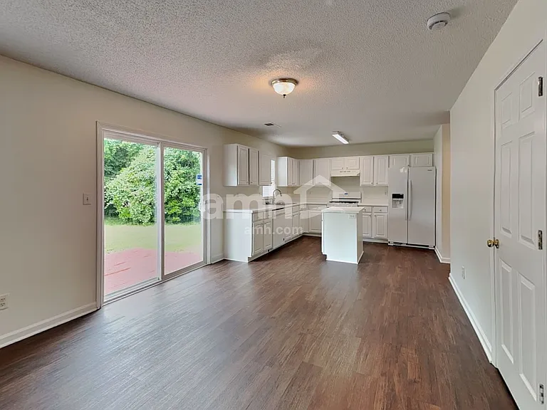 1079 Chapel Creek Rd SW — Photo 4