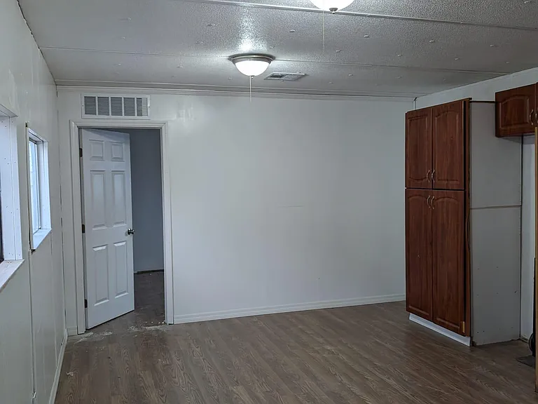 140 Darley Ln — Photo 5