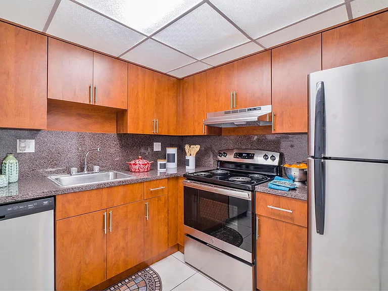 2 BEDROOM APARTMENT- KITCHEN VIEW