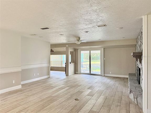 5th image of 9628 Davis Rd