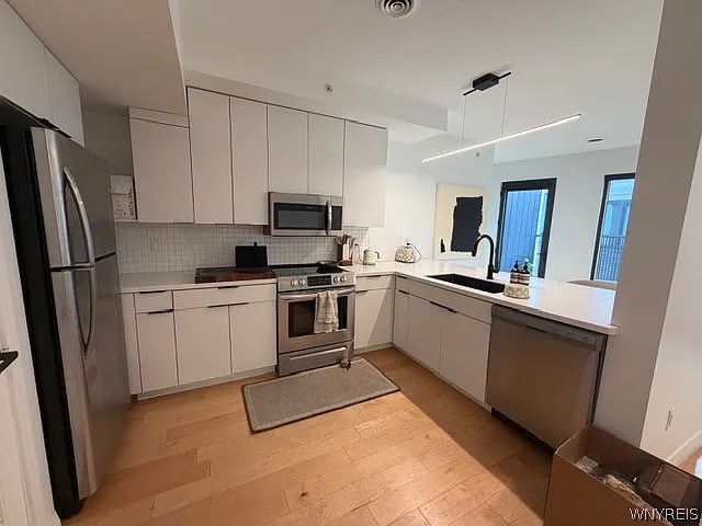 2 bed, 1.0 bath, 1148 sqft, $2,100 — Photo 2