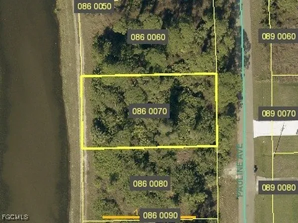422 Pauline Ave, Lehigh Acres, FL 33974