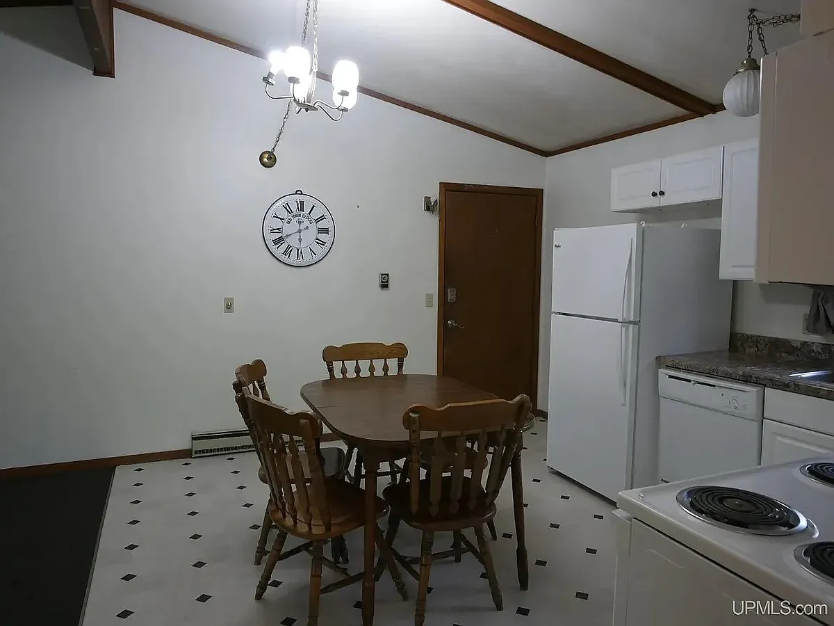 2 bed, $665 — Photo 1