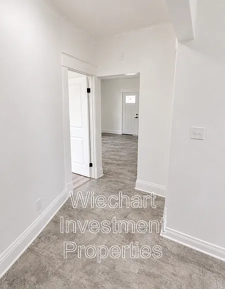 1230 W Wayne St — Photo 12
