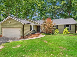 121 White Oak Dr, Easley, SC 29642