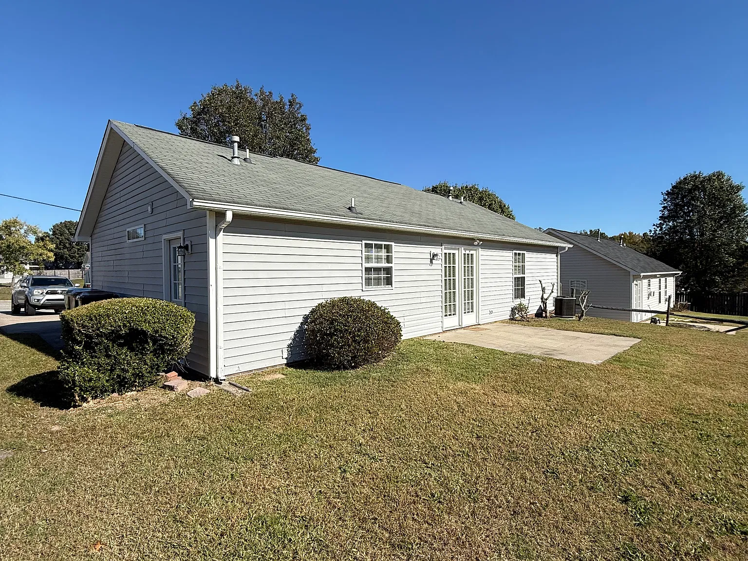 3 bed, 1071 sqft, $1,450 — Photo 2