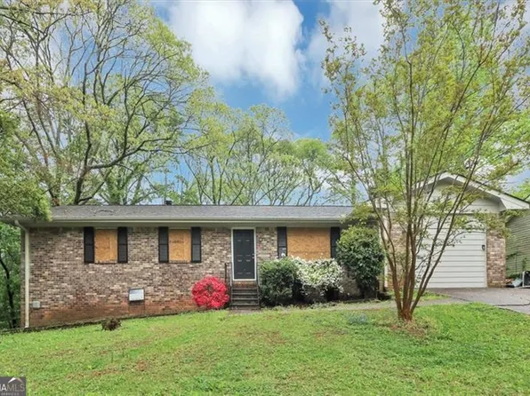 6884 Stephens Dr, Rex, GA 30273