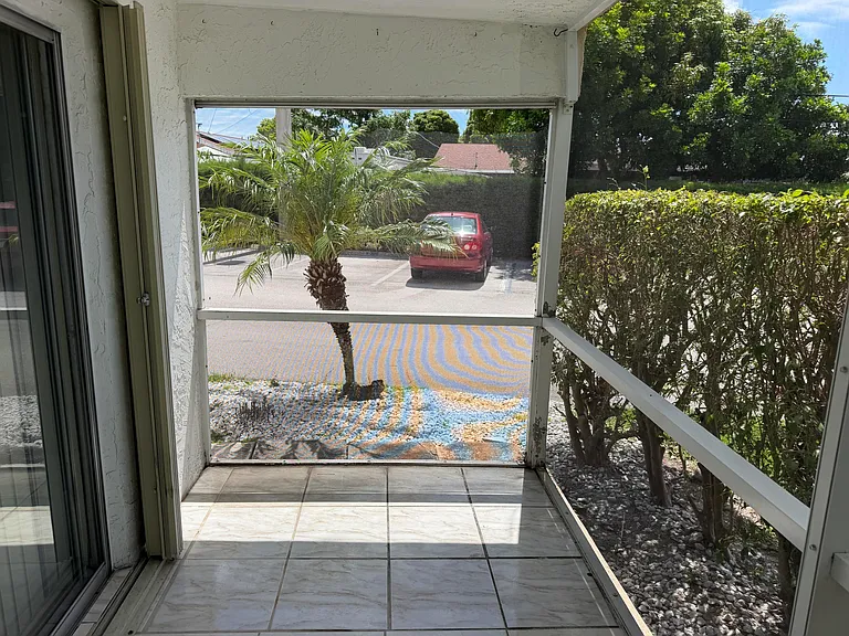 700 Village Green Ct #101 — Photo 33