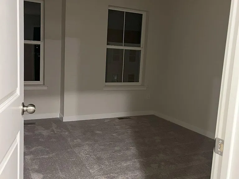 114 Continental Way — Photo 33