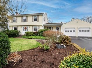 10 Whalen Dr, Lincoln, RI 02865