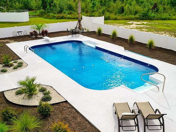 4th image of 3211 Leggett Dr