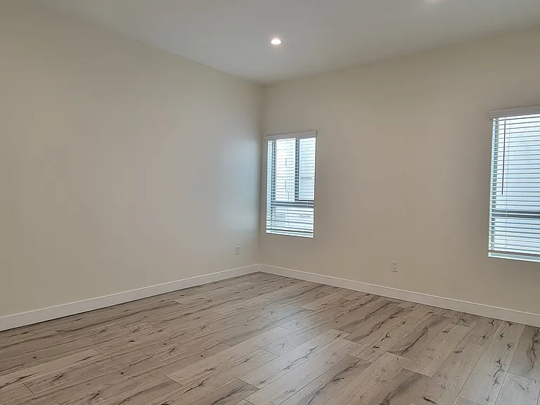 1110 Magnolia Ave #207 — Photo 12