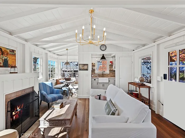235 Cajon St — Photo 2