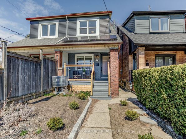 18 Page Ave #2, Toronto, ON M6S 2P5