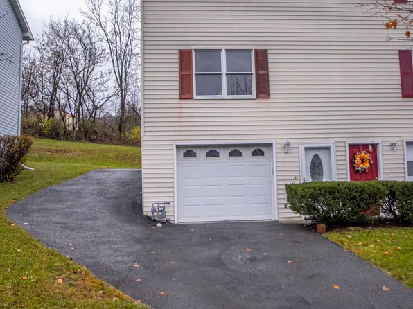 111 Hopewell Dr, Altoona, PA 16602