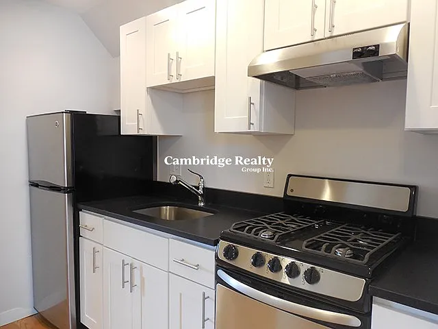 100 Willow St #1T — Photo 3