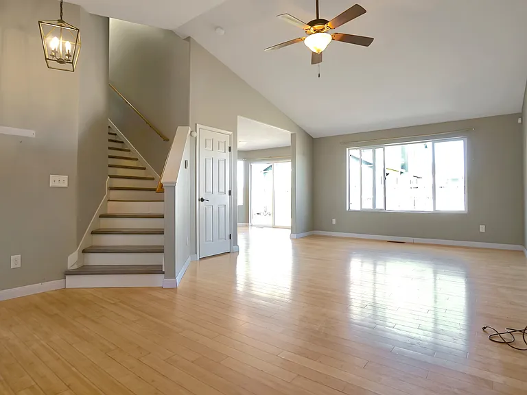 9933 Bourbon St SE — Photo 5