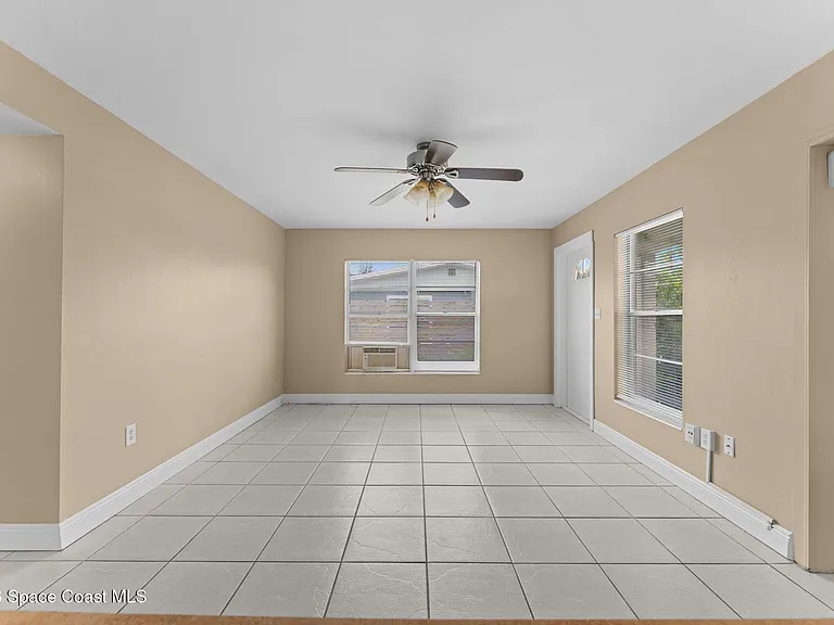 1833 Jackson Ave — Photo 7