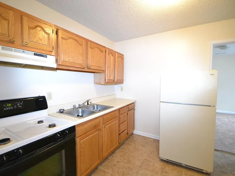 116 Carman Ave #4 — Photo 3