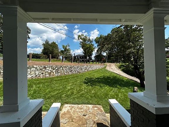 5th image of 149 N Crest Rd
